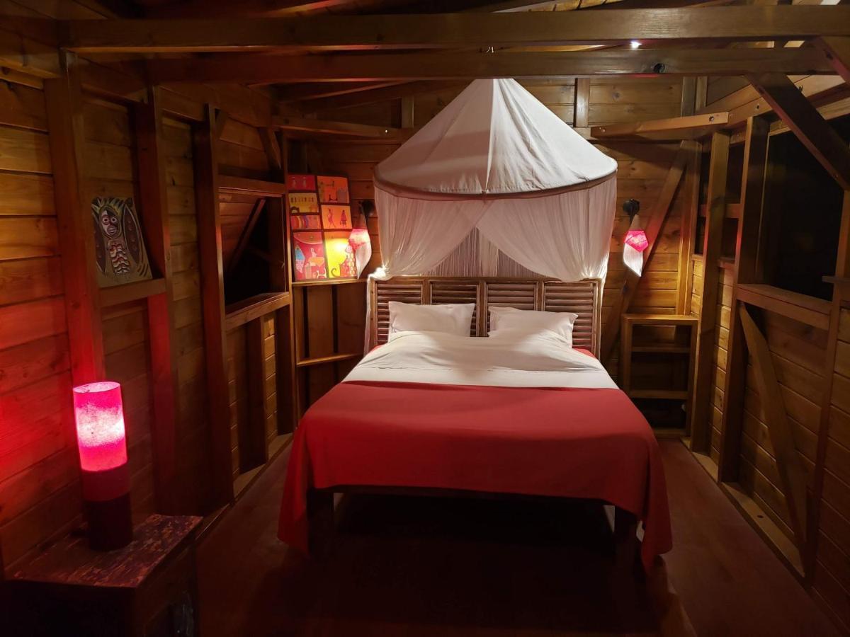 Les Bananes Vertes Ecolodges Saint-Claude Exterior photo