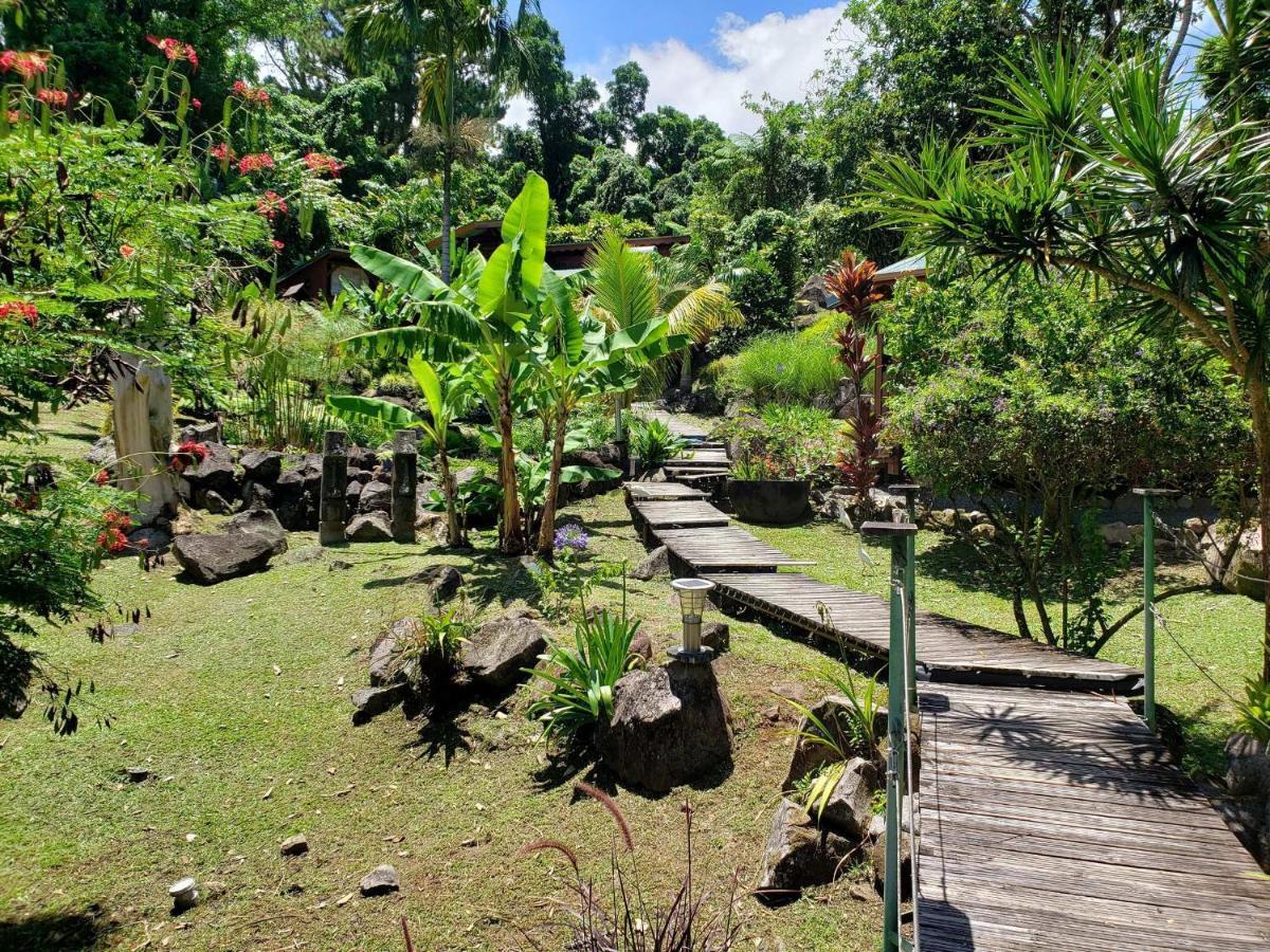 Les Bananes Vertes Ecolodges Saint-Claude Exterior photo