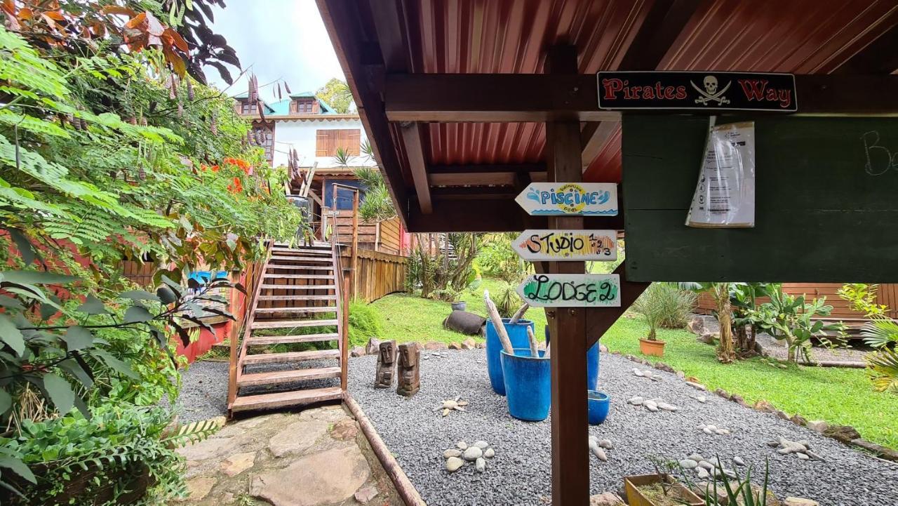 Les Bananes Vertes Ecolodges Saint-Claude Exterior photo