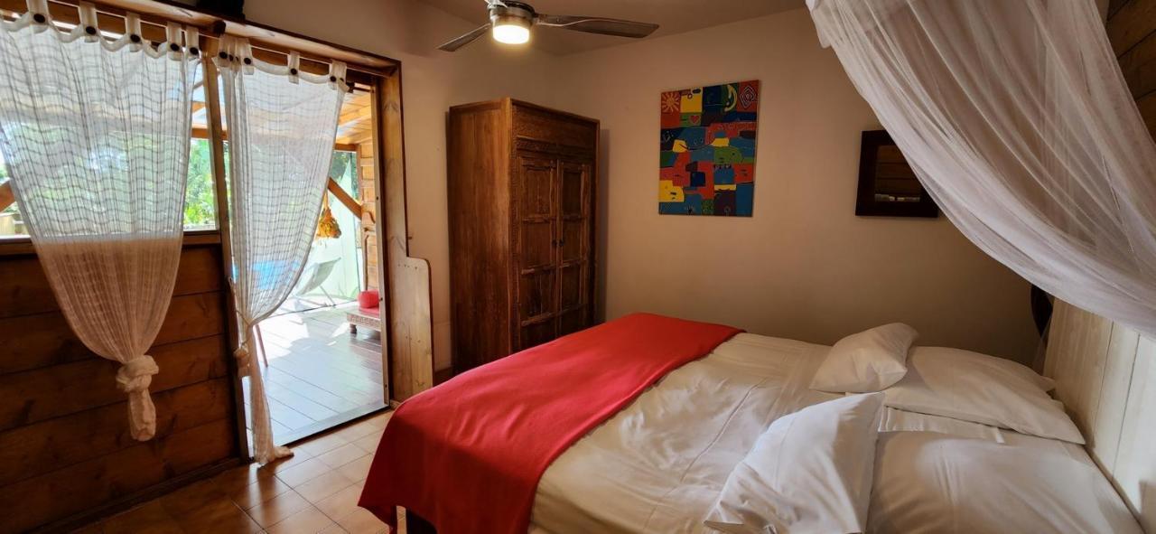 Les Bananes Vertes Ecolodges Saint-Claude Exterior photo