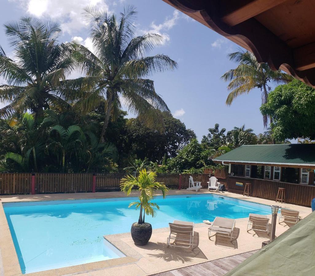 Les Bananes Vertes Ecolodges Saint-Claude Exterior photo